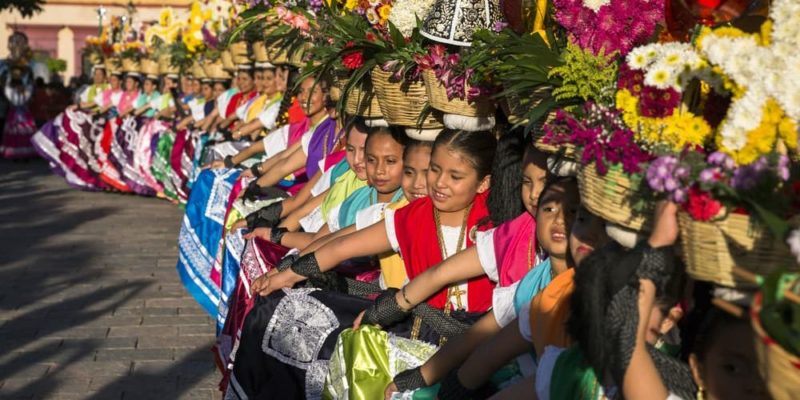 cultura zapoteca guelaguetza