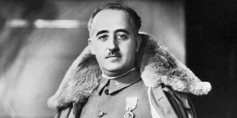 retrato-oficial-francisco-franco autoritarismo espanha